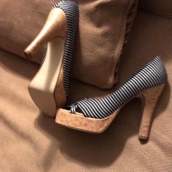 High heels - Picture 2 of 2